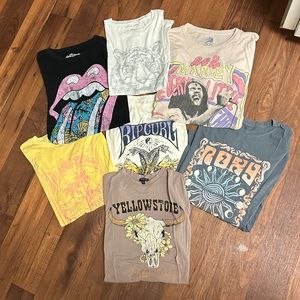 Women's Graphic Tee Bundle | Size Medium